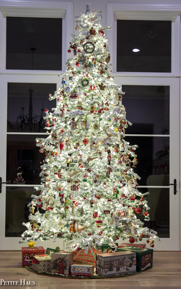 How to Decorate your Christmas Tree - Christmas Tree decorating tips