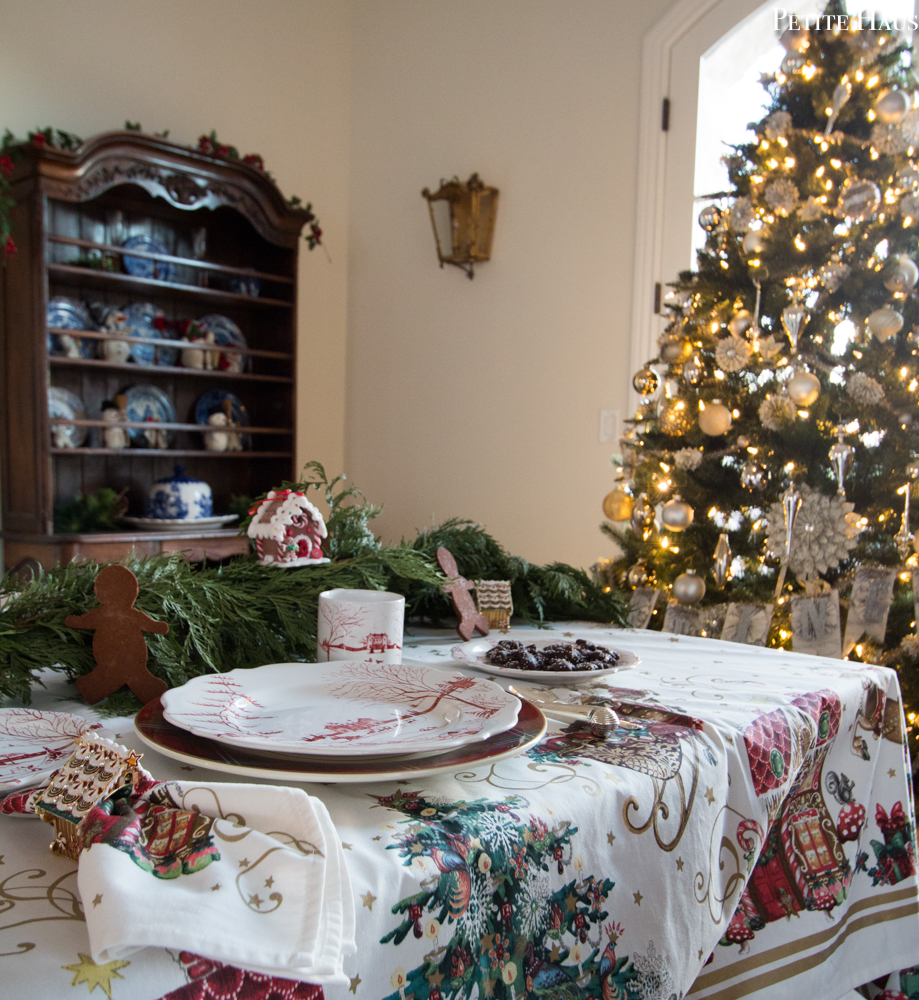 Gingerbread Christmas Table Setting