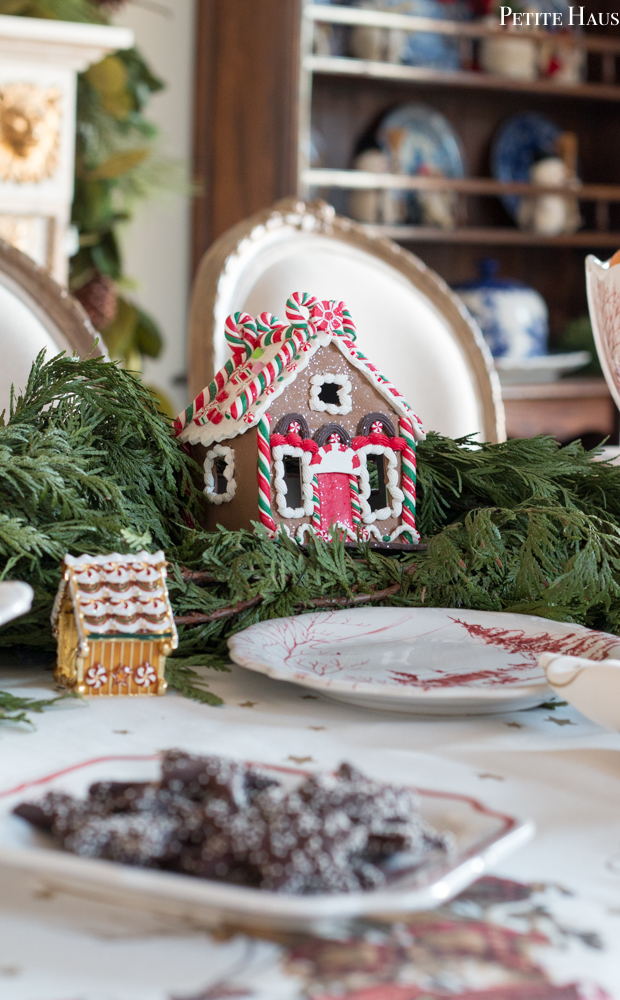 Gingerbread Christmas Table Setting