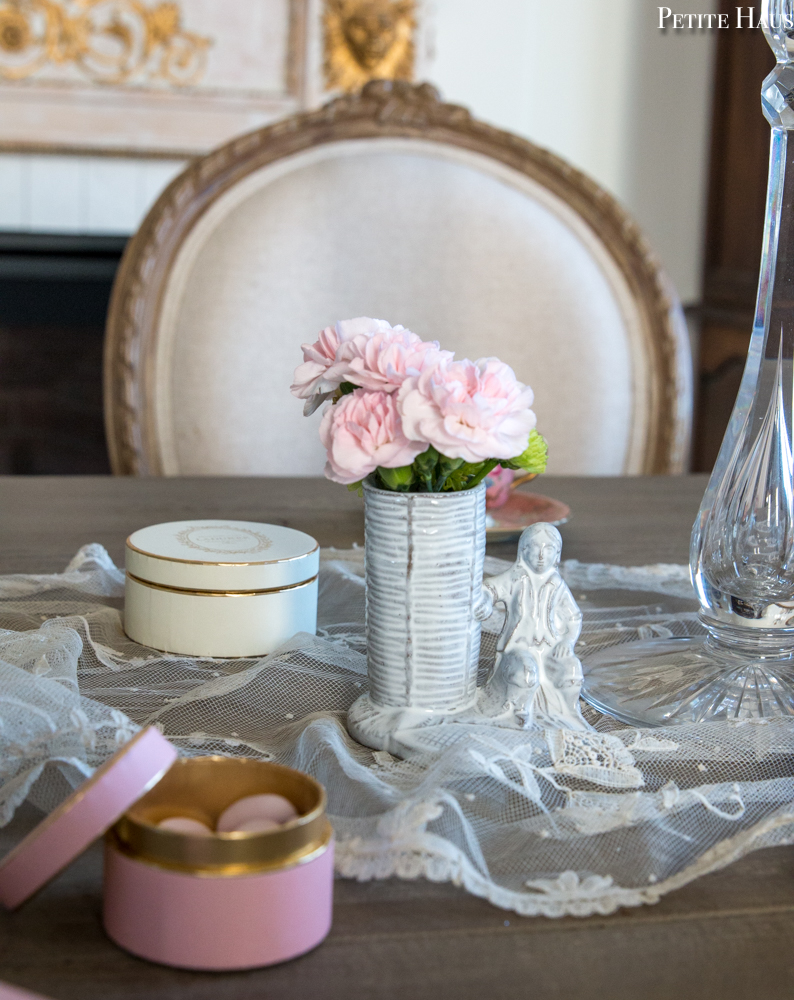Romantic pink table centerpiece