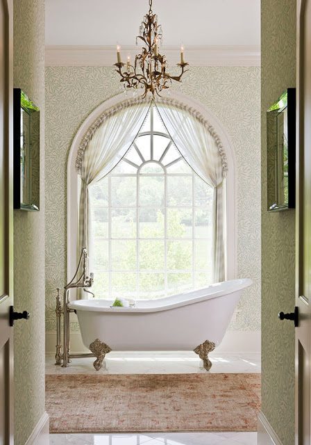 clawfoot bathtub