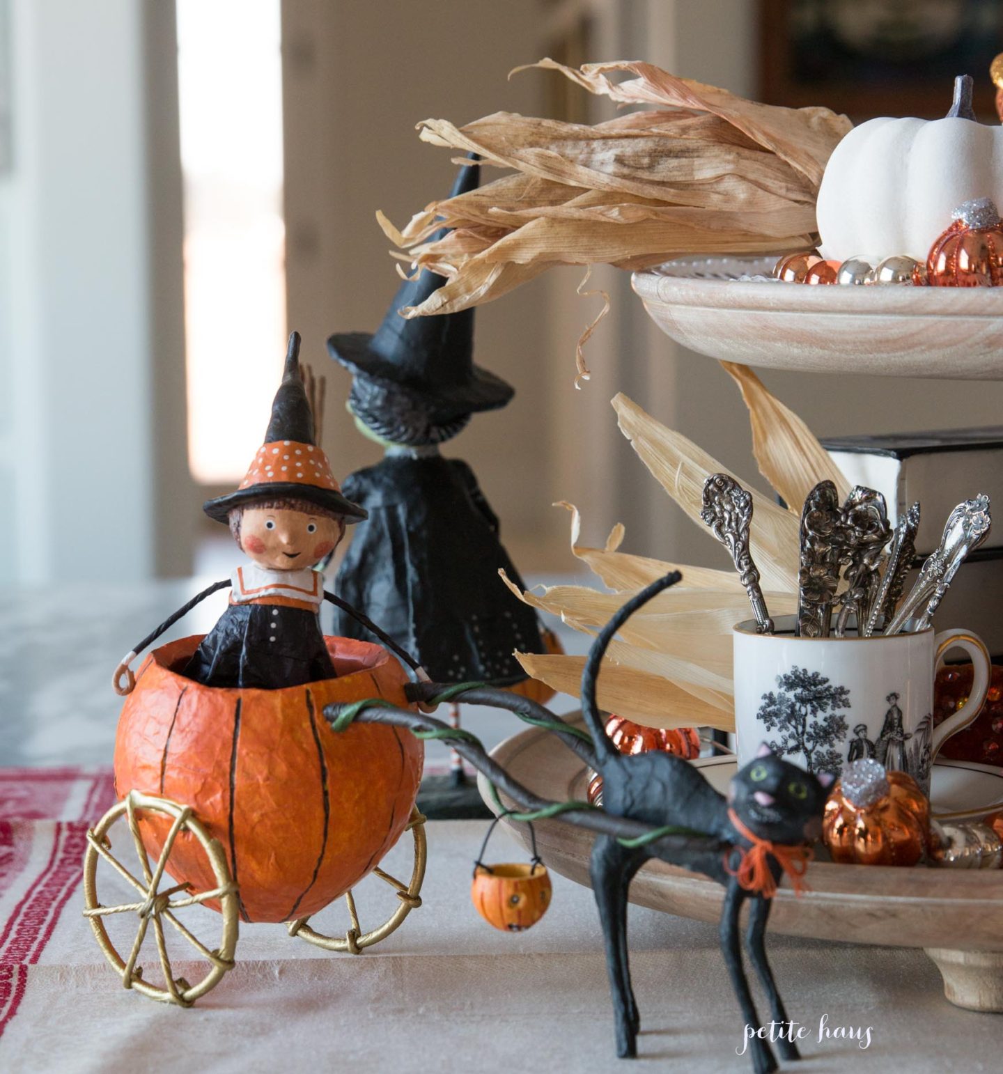 Halloween Tiered Tray #halloweendecor