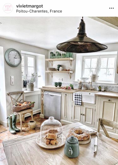 french country kitchen