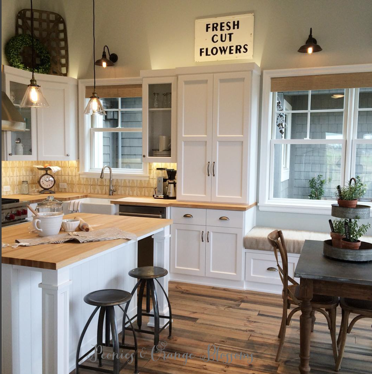 Touring a French farmhouse - kitchen with farmhouse touches